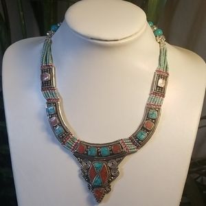 EXCELLENT NECKLACE NWOT